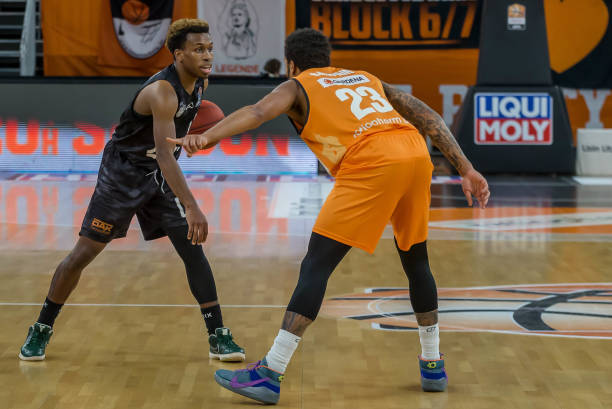 一个璀璨的 一个璀璨的