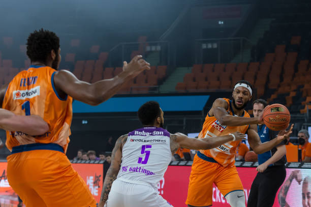 中屡屡扮演 中屡屡扮演